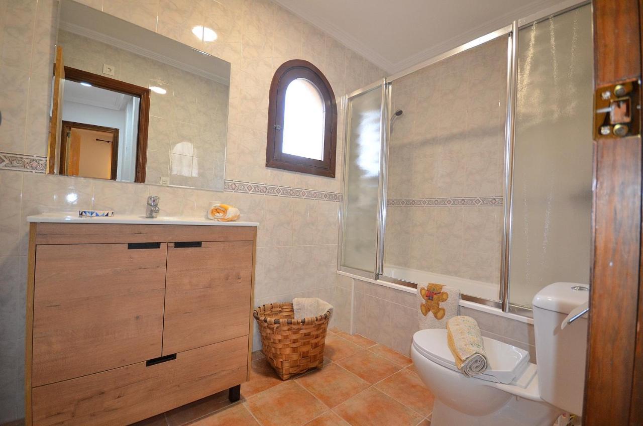 Holiday home Agradable Adosado Con Piscina, Duchas Hidromasaje *
