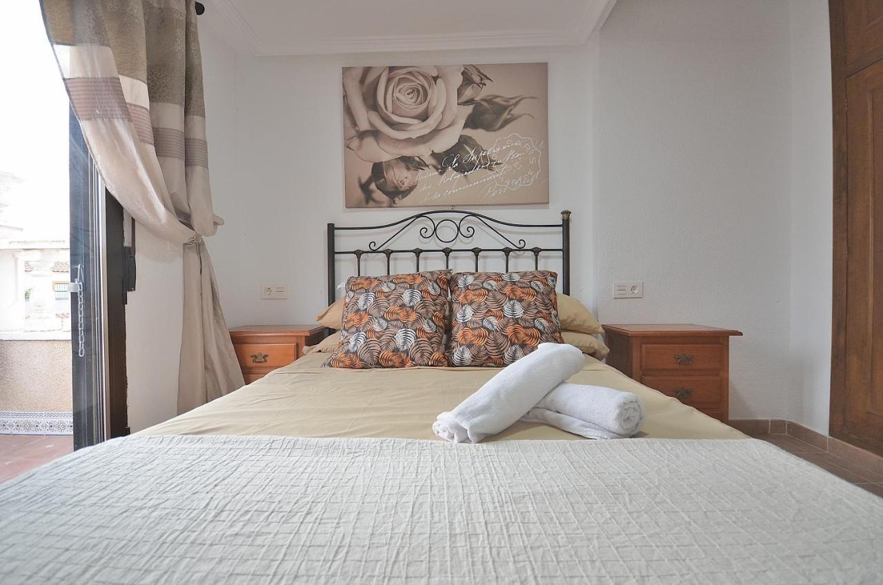 Agradable Adosado Con Piscina, Duchas Hidromasaje Torrevieja