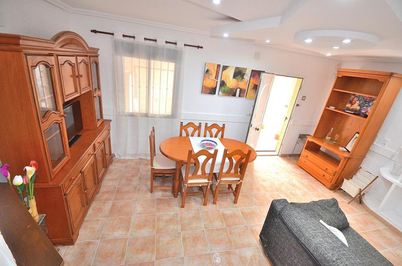 Agradable Adosado Con Piscina, Duchas Hidromasaje *