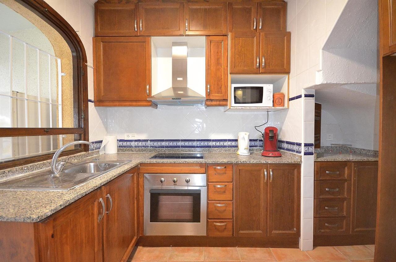 Agradable Adosado Con Piscina, Duchas Hidromasaje Holiday home *
