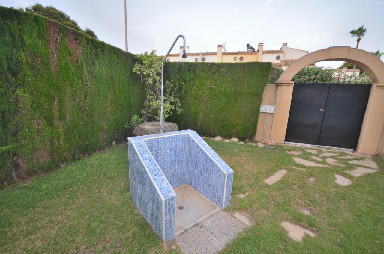 Holiday home Agradable Adosado Con Piscina, Duchas Hidromasaje Torrevieja